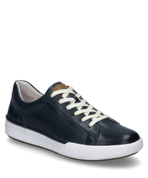 La sneaker nel colore Ocean è realizzata in pelle liscia e presenta una stringa bianca. La suola è in gomma bianca robusta il che conferisce alla scarpa un aspetto moderno.