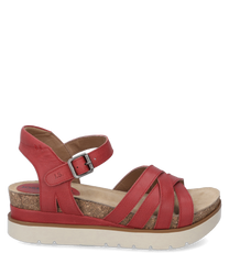 Sandalo rosso con chiusura in velcro realizzato in pelle. La suola è realizzata in materiale chiaro con accenti in sughero mentre le cinghie incrociate e una cinghia regolabile alla caviglia garantiscono una tenuta sicura.