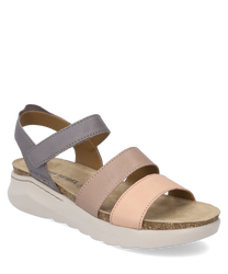 La sandale a une fermeture Velcro et est fabriquée en cuir lisse multicolore dans des teintes pastel. Elle a une semelle rembourrée beige clair et offre un maintien confortable grâce à son design.