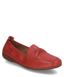 Red ballerina shoes made of smooth leather with elastic closure. The shoe features a flat light brown sole and subtle decorative stitching on the sides.