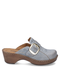 Ce sabot se distingue par son cuir bleu clair avec une boucle dorée marquante comme fermeture. La semelle en bois robuste confère au soulier stabilité et un aspect classique.