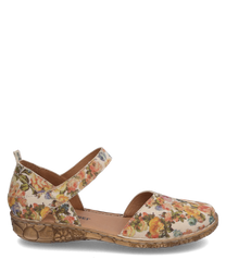 Sandale fleurie avec fermeture velcro fabriquée en matériau textile crème avec un motif floral coloré. Elle dispose d'une semelle confortable et structurée dans des tons naturels offrant un confort de port agréable.