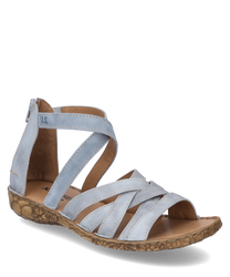 La sandale est en cuir bleu clair avec un design de sangle tressée confortable. Elle dispose d'une fermeture éclair au niveau du talon et d'une semelle structurée à motif marron pour un maintien optimal.