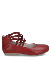 Chaussure demi-ouverte rouge en cuir avec fermeture velcro. La caractéristique particulière est les sangles élastiques croisées qui assurent un bon ajustement.