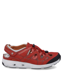 Sneaker rossi con lacci realizzati in materiale robusto. Caratteristiche particolari sono i lati aperti e la suola bianca e profilata.