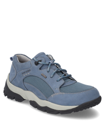 Ein blauer Halbschuh mit Schnürung aus Leder und Textilmaterial. Der Schuh hat eine robuste schwarze Sohle und dezente Markenlogos an der Seite.