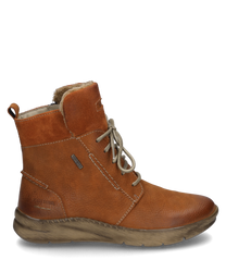 Orangefarbene Stiefel aus Leder mit seitlichem Reißverschluss und sichtbaren Nähten. Sie verfügen über eine robuste rutschfeste Sohle und einen weichen beigen Innenfutter.