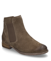 La bota de ante color topo cuenta con un cierre lateral de cremallera para facilitar su puesta. El zapato tiene una superficie lisa y costuras discretas que le dan un aspecto clásico.