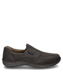Dunkelbrauner Halbschuh mit Gummizug aus hochwertigem Leder gefertigt. Der Schuh zeichnet sich durch kontrastreiche Nähte und eine robuste leicht profilierte Sohle aus.