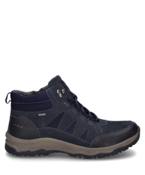 The ankle boot is made of dark blue leather with a sturdy lacing. It features a grippy sole and a warm gray lining ideal for cold days.