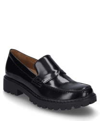 Zapato elegante en negro brillante con cierre de goma resistente. El zapato está hecho de cuero pulido de alta calidad y se caracteriza por su suela de perfil antideslizante.