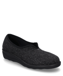 Pantoufles en tissu noir chiné sans fermeture idéales pour le confort à la maison. Semelle noire en caoutchouc offrant une bonne adhérence et un support durable.