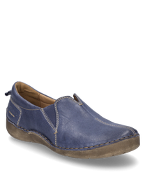 Der Halbschuh ist aus glattem blauem Leder gefertigt und hat einen bequemen Gummizugverschluss. Die Sohle ist braun und robust was dem Schuh einen lässigen Look und hohen Tragekomfort verleiht.