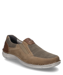 Scarpa marrone con elastico realizzata in pelle e tessuto. La scarpa ha una suola grigia chiara e dettagli marroni sul tallone e sul collo del piede che le conferiscono un aspetto moderno e sportivo.