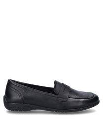 Schwarze Ballerina mit Gummizug aus glattem Leder gefertigt. Der Schuh hat eine elegante schlichte Form mit einem dezenten Absatz.