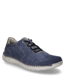 Chaussure moderne en daim bleu avec lacets design perforé et semelle claire contrastante. Des accents beiges au talon et à la languette lui confèrent un look élégant.