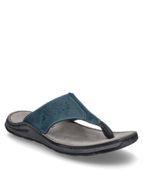 Tongs en cuir bleu azur avec semelle intérieure douce et sans fermeture. La chaussure a une semelle noire et des coutures discrètes sur la lanière.