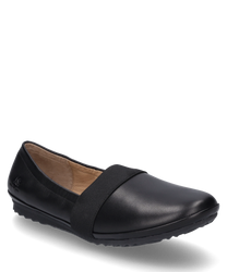 Bailarina negra elegante de cuero liso con goma elástica para un fácil acceso. Diseño discreto con suela plana y logo grabado en el costado.