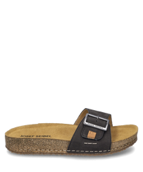 Sandalia negra con cierre de velcro fabricada con material duradero. La suela tiene una forma ergonómica y es de color marrón claro con un llamativo detalle de hebilla metálica en la correa.
