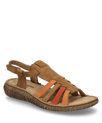 Sandale brune avec fermeture Velcro fabriquée en cuir. La semelle est texturée et les sangles sont conçues dans des tons de brun clair et foncé ainsi qu'en orange ce qui donne une touche colorée à la chaussure.