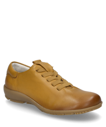 The half shoe in saffron color is made of smooth leather with lacing. The sole is made of durable material and features a subtle profiling for better grip.