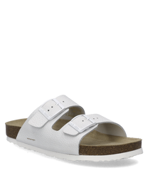 Il sandalo bianco è dotato di una comoda soletta in sughero e di una chiusura con doppia fibbia. La tomaia è realizzata in pelle strutturata che conferisce alla scarpa un aspetto elegante.