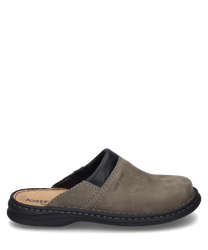 The clog in the color Vulcano is made of high-quality leather and features a practical elastic band for easy on and off. The sturdy sole provides additional comfort and durability.