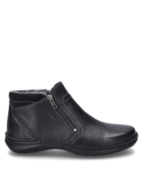 La bottine noire est en cuir de haute qualité et dispose d'une fermeture éclair pratique sur le côté. La chaussure a une couture claire et une doublure chaude qui assure le confort.