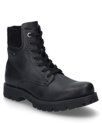 Schwarze Stiefelette aus Leder mit Schnürung die robust und stilvoll wirkt. Der Schuh hat eine dicke profilierte Sohle und ist ideal für kühleres Wetter.