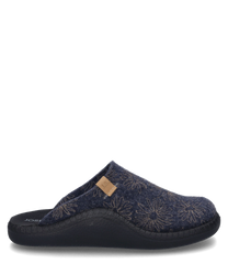 Esta zapatilla de casa combinada en azul oscuro está hecha de un material textil y está diseñada sin cierre. El zapato está adornado con un patrón floral que le da un aspecto especial.
