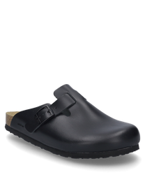 Der schwarze Clog besteht aus glattem Material und ist mit einer praktischen Schnalle als Verschluss ausgestattet. Das Design ist schlicht und elegant perfekt für den Alltag.