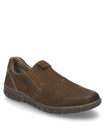 La chaussure basse de couleur châtaigne est fabriquée en cuir lisse de haute qualité. Elle possède un élastique pratique comme fermeture qui assure un maintien confortable.