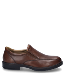 Mocassino color cognac in pelle con elastico che consente un comodo accesso. La scarpa ha una superficie liscia e una suola nera robusta.