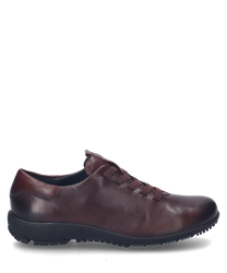Der Halbschuh ist aus bordeauxfarbenem Leder gefertigt und besitzt eine Schnürung als Verschluss. Die glatte Oberfläche und die robuste Sohle machen ihn ideal für den täglichen Gebrauch.
