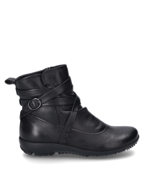 Die schwarze Stiefelette besteht aus glattem Leder und besitzt einen praktischen Reißverschluss an der Seite. Besondere Merkmale sind die dekorativen Riemen mit Schnalle um den Schaft.