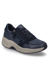 Dunkelblauer Sneaker mit Schnürung und seitlichem Reißverschluss kombiniert aus glattem und strukturiertem Material. Die helle Sohle und die dezente Logo-Prägung verleihen dem Schuh einen modernen Look.
