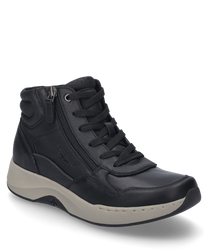 Black sneaker with lacing and side zipper made of smooth leather. The shoe features a padded ankle area and a beige non-slip sole.
