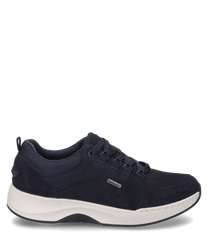 Sneaker w kolorze Ocean zachwyca eleganckim designem i sznurowanym zapięciem. Wierzch wykonany jest z wysokiej jakości materiału który łączy komfort i styl.