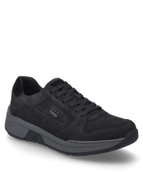 De zwarte sneaker is gemaakt van een glad materiaal met een vetersluiting als sluiting. De schoen heeft een subtiele logo-applicatie aan de zijkant en een robuuste grijze zool.
