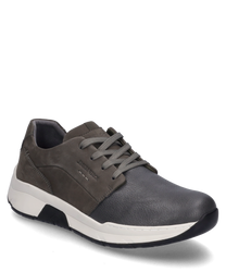 Zapato deportivo tipo snaker de cordones. Hecho de cuero gris oscuro y gamuza marrón con suela blanca. Diseño moderno y cómodo ideal para un estilo casual.
