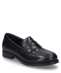 Ein eleganter schwarzer Slipper aus glattem Leder mit einem Gummizug für einfaches Anziehen. Der Schuh hat eine dezente Nahtverzierung und einen mittelhohen Absatz.