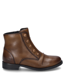 La bota de cuero color cognac presenta una superficie lisa con una cremallera lateral para facilitar el poner y quitar. Características especiales son los botones decorativos en el lado exterior que le dan un toque elegante al zapato.