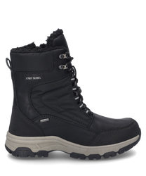 Der schwarze Stiefel ist aus robustem Material gefertigt und verfügt über eine Schnürung. Er zeichnet sich durch eine dicke Sohle und ein warmes Innenfutter aus.