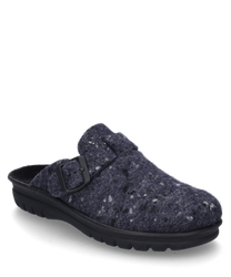 La pantofola è realizzata in feltro melange blu scuro con una fibbia decorativa come chiusura. La robusta suola nera garantisce comfort e stabilità.