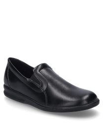 Chausson noir avec un aspect cuir lisse et un élastique latéral pour un enfilage et un retrait faciles. La chaussure a un design simple et élégant idéale pour l'intérieur.