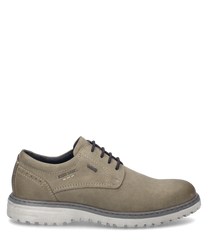 La chaussure basse en beige combiné se présente avec un laçage classique. La tige est en cuir de haute qualité légèrement texturé ce qui donne à la chaussure une note élégante et décontractée à la fois.