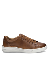 La sneaker de couleur châtaigne est fabriquée en cuir de haute qualité et dispose d'un laçage. La semelle blanche crée un contraste attrayant avec la teinte brune chaude du matériau.