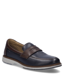 Ein eleganter Slipper in der Farbgebung ocean-kombi mit einem Gummizugverschluss. Der Schuh besteht aus glattem Leder in Blau und Braun abgerundet durch eine helle Sohle für einen modernen Look.