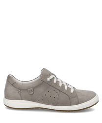 Zapatilla gris con cordones de material suave. El zapato tiene una suela clara y perforaciones laterales para un diseño elegante.