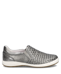 Il mocassino in platino colpisce per la sua tomaia intrecciata che conferisce alla scarpa un look alla moda. La scarpa ha una costruzione slip-on che consente di indossarla e toglierla facilmente senza bisogno di ulteriori chiusure. La suola è realizzata i